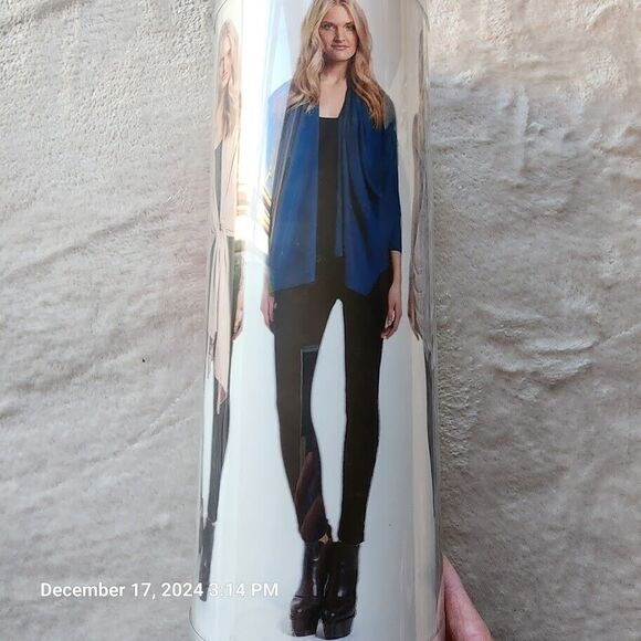 The DKNY Cozy Twist Tie Loop Knot Long Sleeved Wrap Charcoal Heather Women M/L - Picture 3 of 7